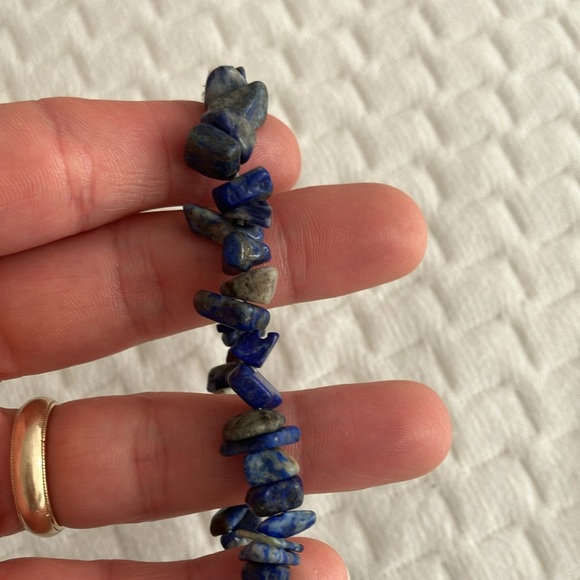 Lapis lazuli chips natural gemstone crystal bracelet - Picture 3 of 5